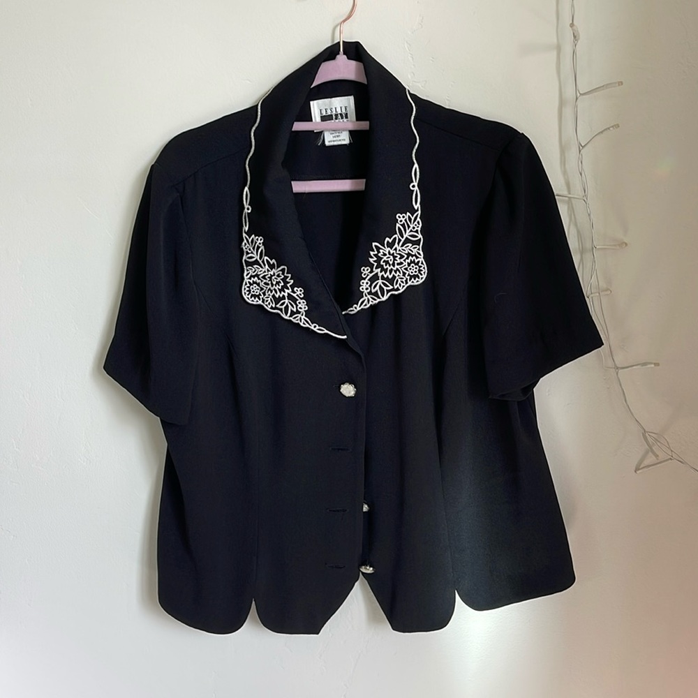Leslie Fay vintage blouse, floral embroidery collar, opalescent buttons, size 14